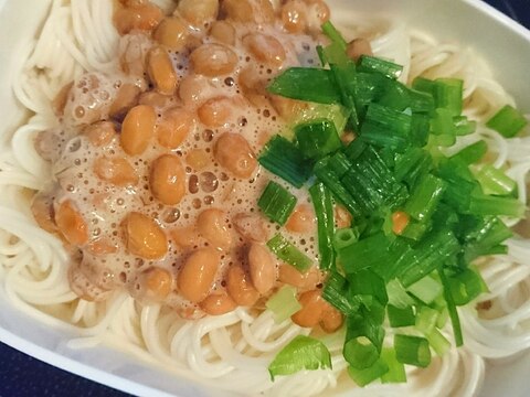 ネギと納豆の簡単そうめん